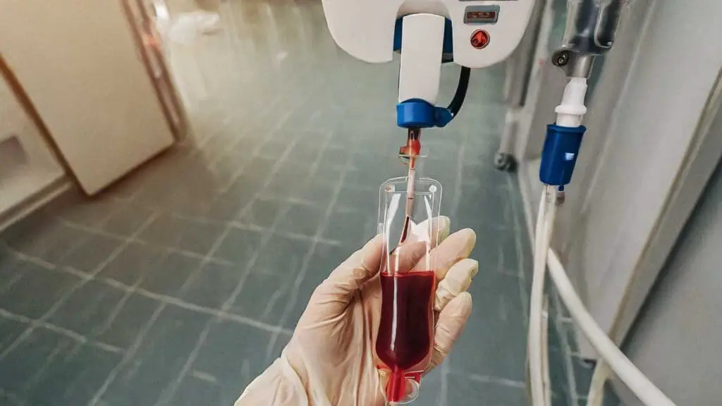 Incompatible packed red cell transfusion can cause acute hemolytic transfusion reaction